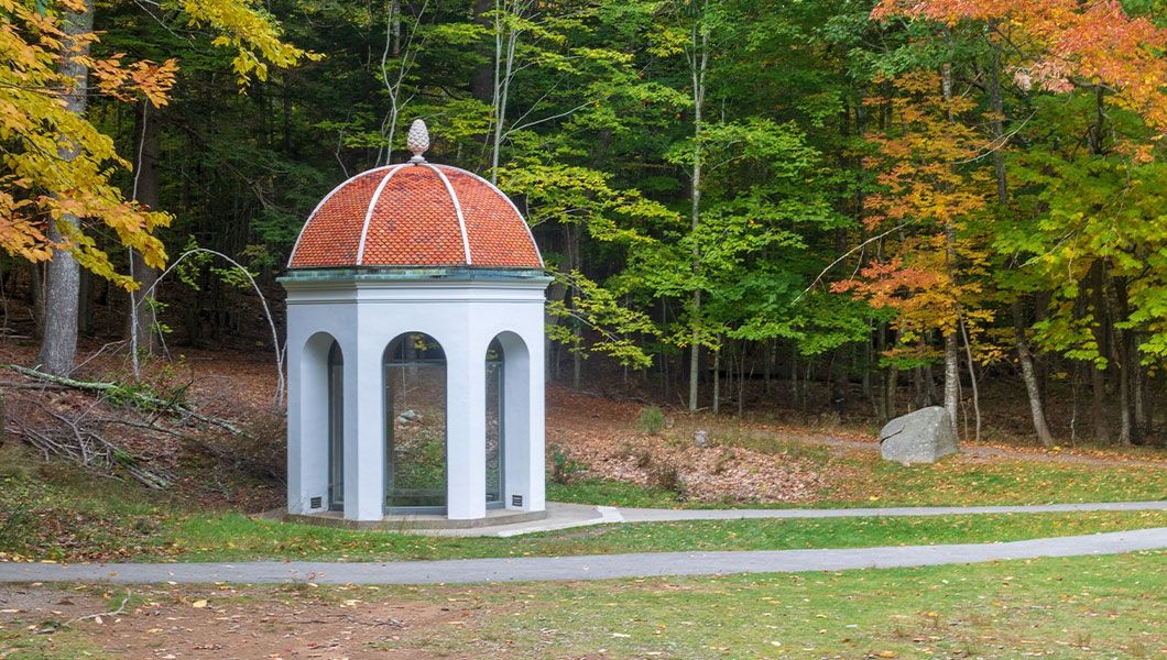 https://res.cloudinary.com/see-sight-tours/image/upload/v1745230127/strapi/Sieur_De_Monts_Spring_Bar_Harbor_Maine_ad5be3b563.jpg