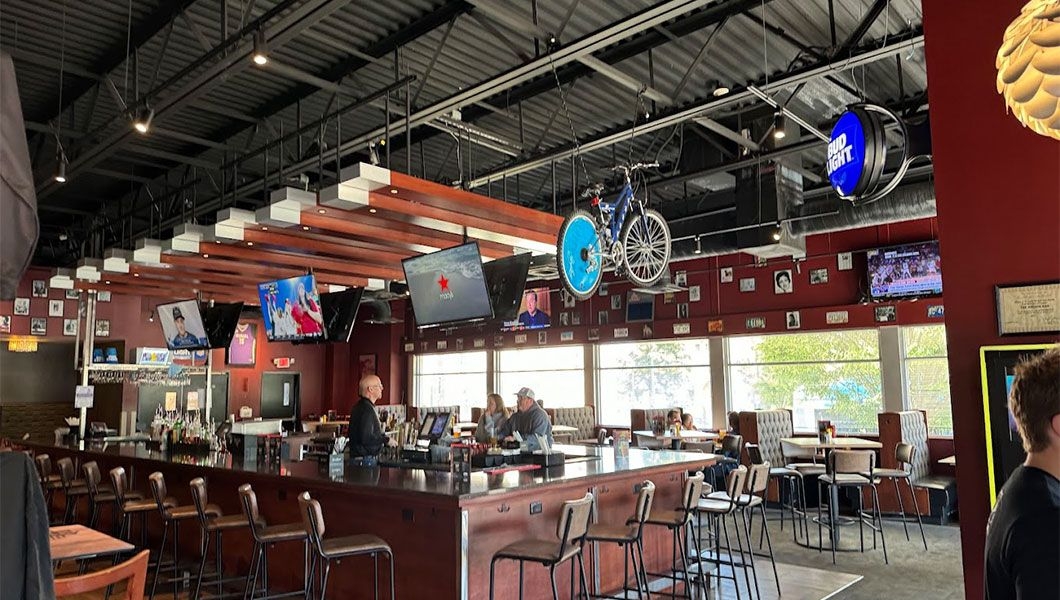 https://res.cloudinary.com/see-sight-tours/image/upload/v1745230576/strapi/Niagara_Falls_Anchor_Bar_950d70a366.jpg