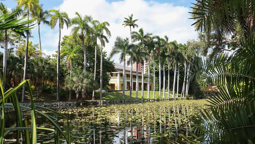 https://res.cloudinary.com/see-sight-tours/image/upload/v1745232706/strapi/estate_of_the_Bonnet_House_Museum_and_Gardens_e1acf0cf99.jpg