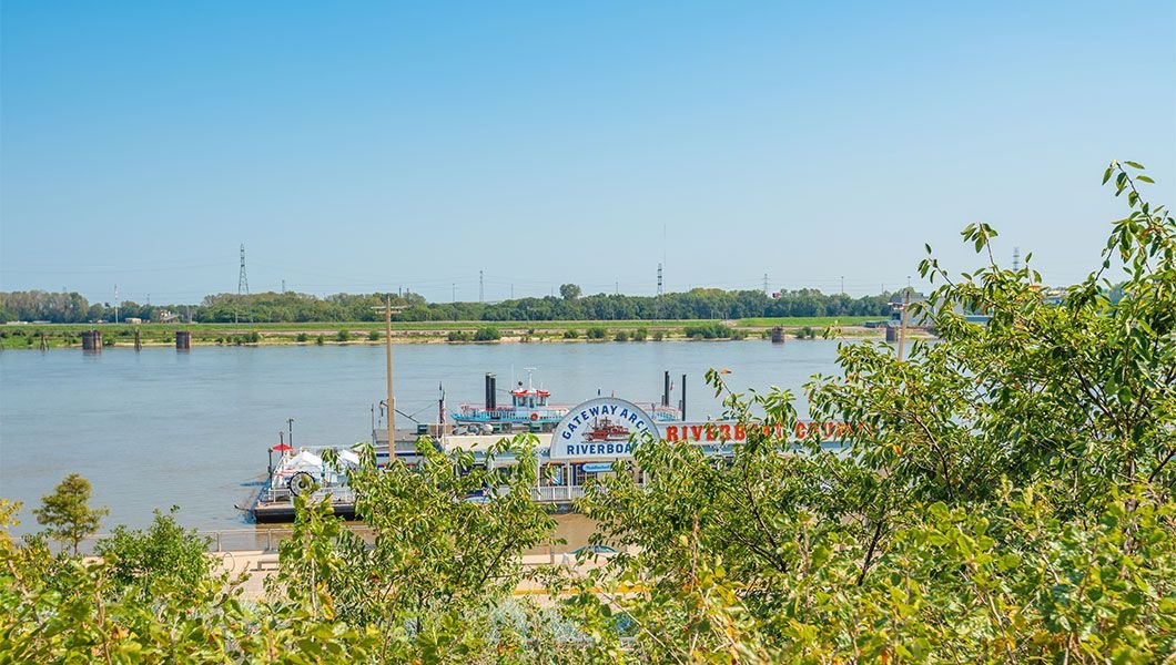 https://res.cloudinary.com/see-sight-tours/image/upload/v1745235188/strapi/Gateway_Arch_7b5277b3d1.jpg