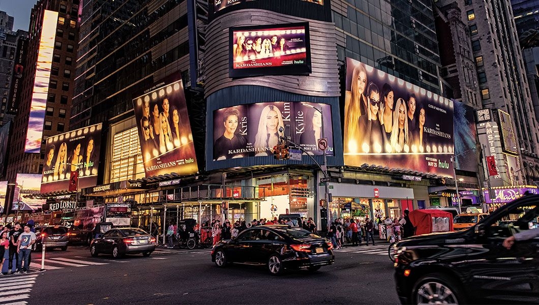 https://res.cloudinary.com/see-sight-tours/image/upload/v1745238116/strapi/Times_Square_new_york_city_60b4881173.jpg