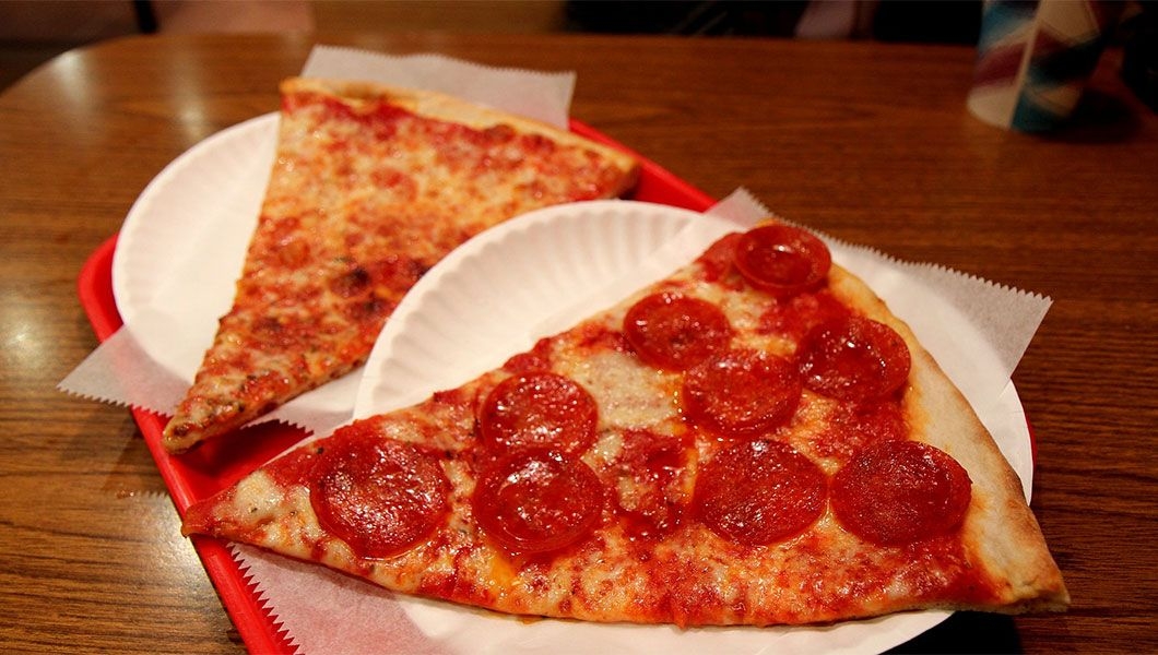 https://res.cloudinary.com/see-sight-tours/image/upload/v1745238385/strapi/NY_Pizza_Suprema_NY_c6d0eb5714.jpg