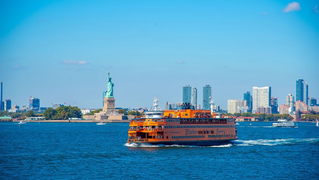 https://res.cloudinary.com/see-sight-tours/image/upload/v1745238880/strapi/Staten_Island_Ferry_NYC_348ed32739.jpg