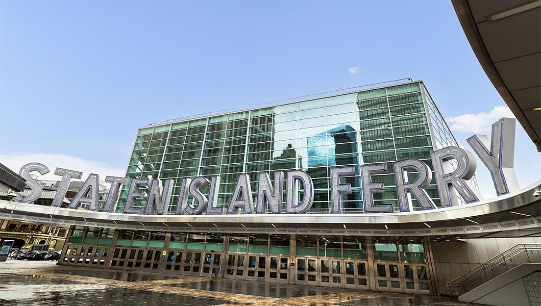 https://res.cloudinary.com/see-sight-tours/image/upload/v1745238880/strapi/Staten_Island_Ferry_New_York_86f77e41de.jpg