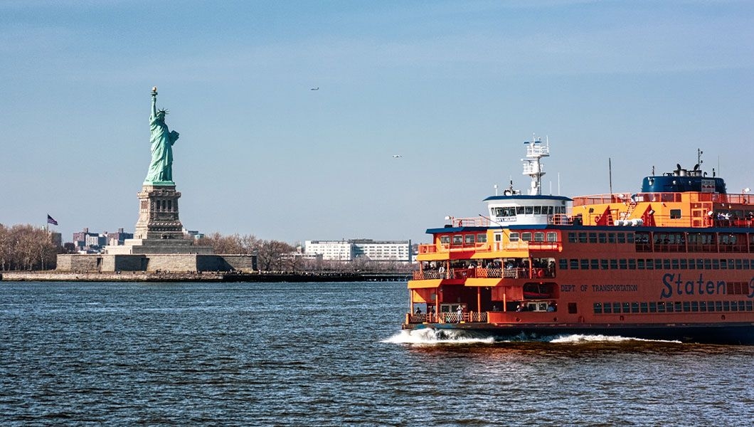 https://res.cloudinary.com/see-sight-tours/image/upload/v1745238880/strapi/Staten_Island_Ferry_New_York_City_4b9553a6ba.jpg