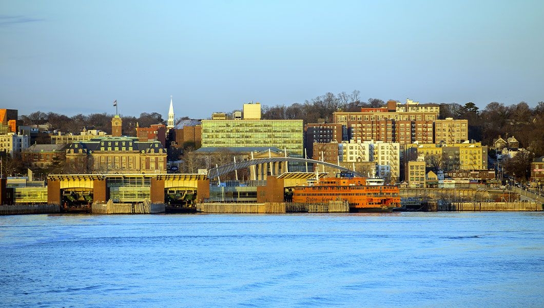 https://res.cloudinary.com/see-sight-tours/image/upload/v1745239565/strapi/Whitehall_Terminal_1_16d45c3842.jpg