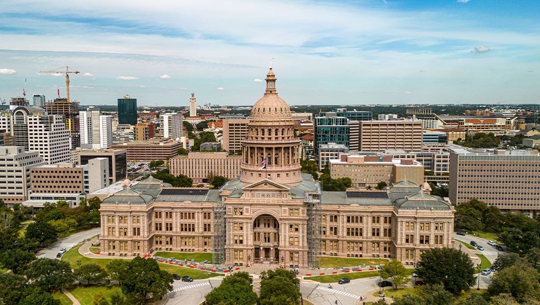 https://res.cloudinary.com/see-sight-tours/image/upload/v1745390565/strapi/Austin_Texas_Capitol_US_a10f4dc4e1.jpg