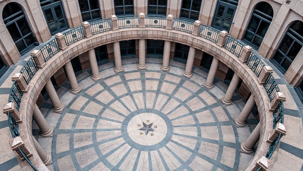 https://res.cloudinary.com/see-sight-tours/image/upload/v1745390565/strapi/Austin_US_Capitol_Texas_635a69d2e1.jpg