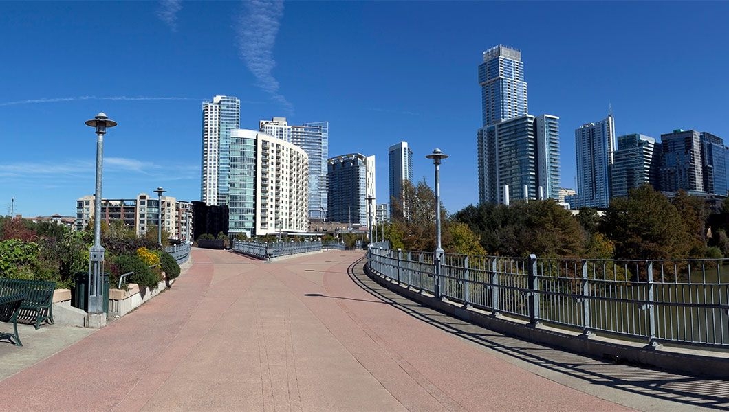 https://res.cloudinary.com/see-sight-tours/image/upload/v1745391894/strapi/Pfluger_Pedestrian_Bridge_Austin_b1d4d3a4fb.jpg