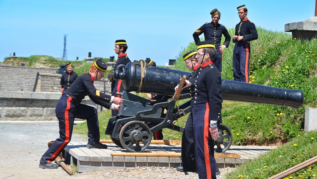 https://res.cloudinary.com/see-sight-tours/image/upload/v1745477710/strapi/Citadel_Hill_Halifax_b86b19518c.jpg