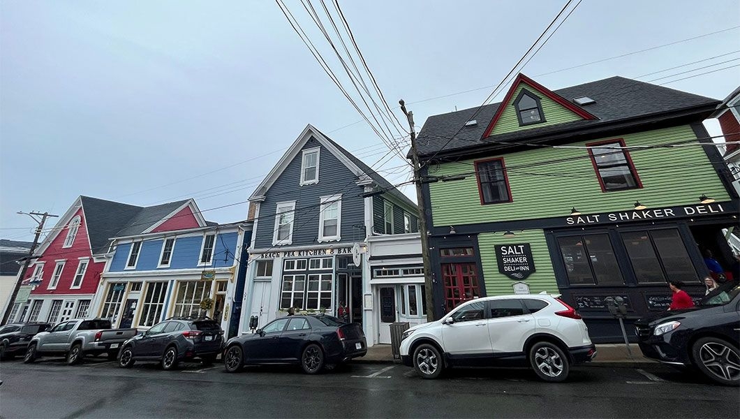 https://res.cloudinary.com/see-sight-tours/image/upload/v1745478246/strapi/Halifax_Salt_and_Shaker_Deli_and_Inn_Canada_b200a16391.jpg