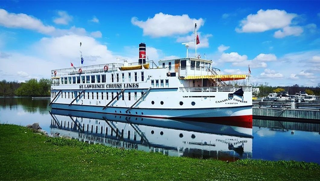 https://res.cloudinary.com/see-sight-tours/image/upload/v1745824380/strapi/St_Lawrence_River_Cruise_Montreal_6fbbb3cb0e.jpg