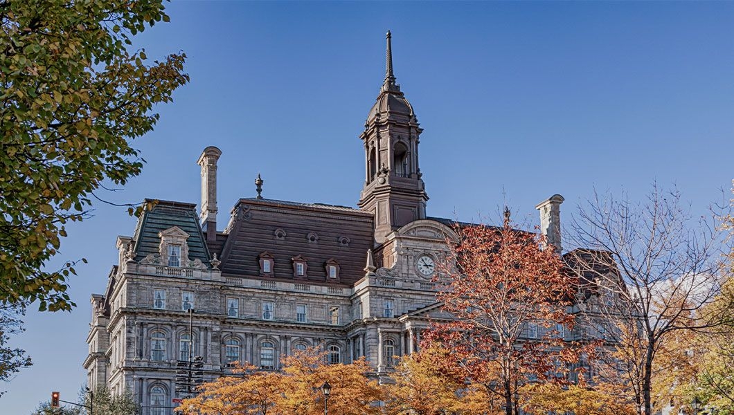 https://res.cloudinary.com/see-sight-tours/image/upload/v1745825413/strapi/Canada_Montreal_City_Hall_30058d01fc.jpg