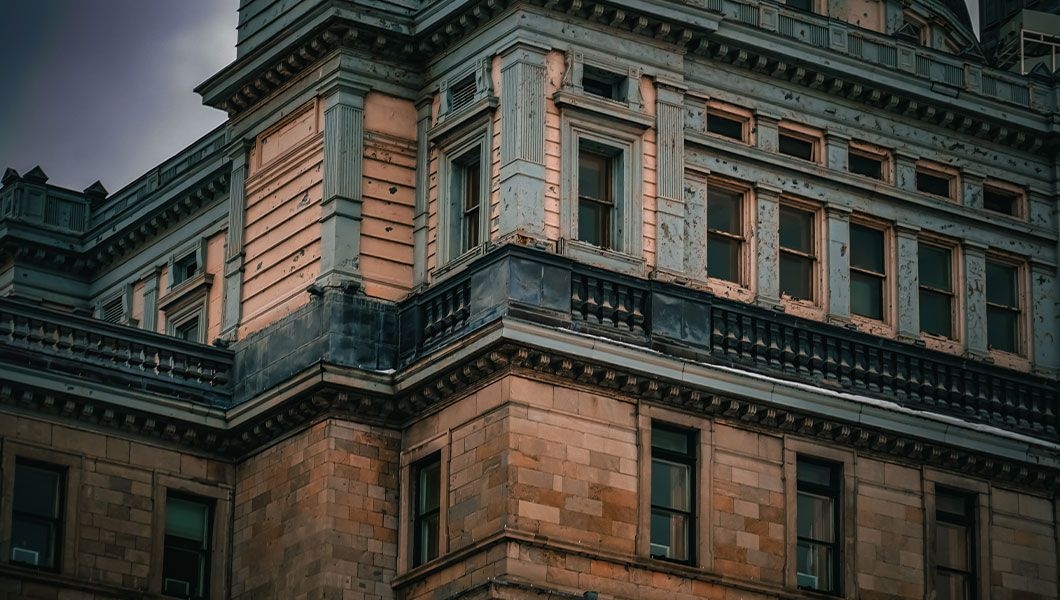 https://res.cloudinary.com/see-sight-tours/image/upload/v1745825413/strapi/City_Hall_Montreal_43db59f4a9.jpg