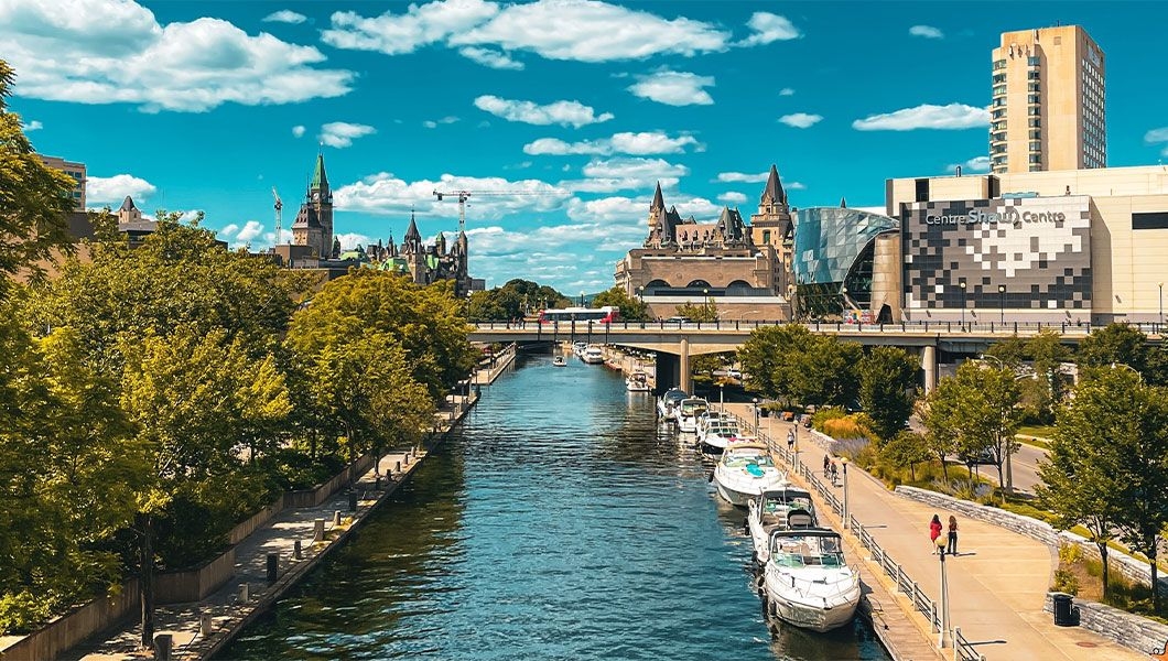 https://res.cloudinary.com/see-sight-tours/image/upload/v1745827125/strapi/Ottawa_River_Capital_Cruises_Canada_a2e32ed8cc.jpg