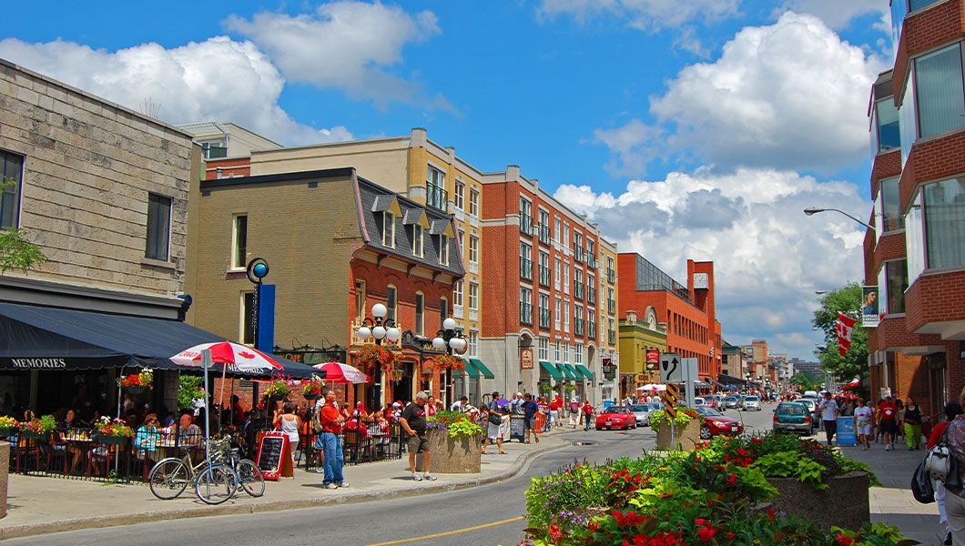 https://res.cloudinary.com/see-sight-tours/image/upload/v1745837111/strapi/Byward_Market_Ottawa_d8b707cc20.jpg