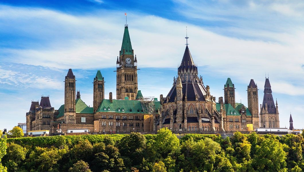 https://res.cloudinary.com/see-sight-tours/image/upload/v1745838268/strapi/Ottawa_Parliament_Hill_CA_6dda069c6b.jpg