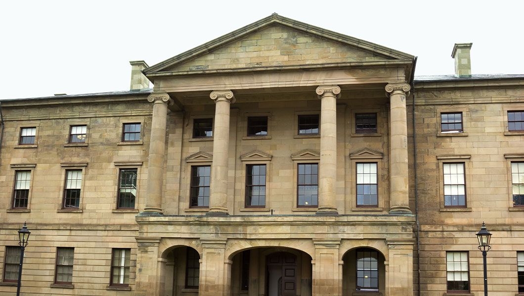 https://res.cloudinary.com/see-sight-tours/image/upload/v1745843667/strapi/Province_House_Prince_Edward_Island_1989e59e81.jpg