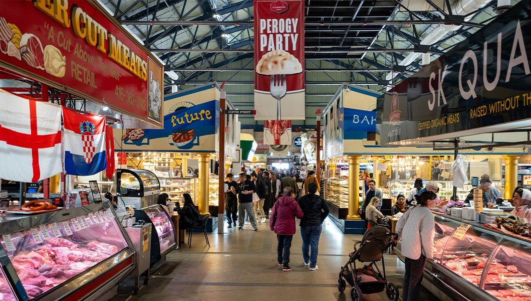 https://res.cloudinary.com/see-sight-tours/image/upload/v1745904391/strapi/St_Lawrence_Market_4f00507238.jpg