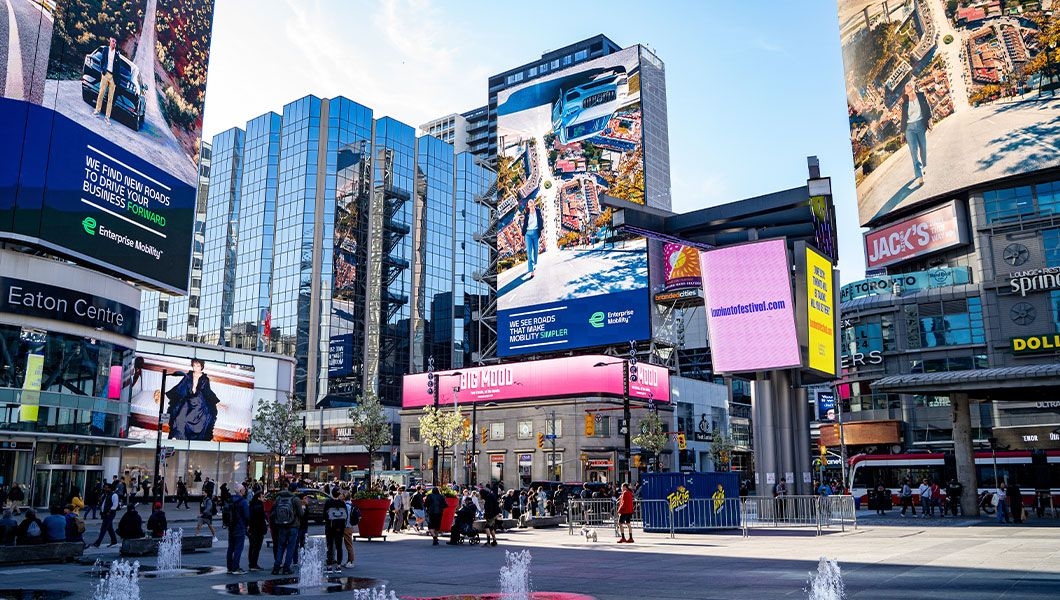 https://res.cloudinary.com/see-sight-tours/image/upload/v1745905523/strapi/Dundas_Square_Tour_ff6b8be509.jpg