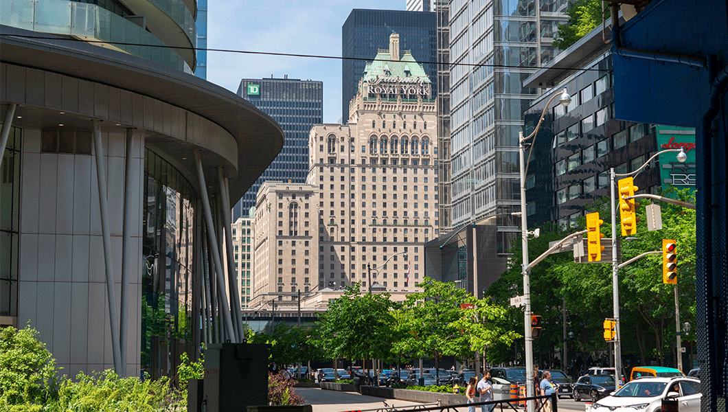 https://res.cloudinary.com/see-sight-tours/image/upload/v1745909186/strapi/Fairmont_Royal_York_Toronto_489fc56211.png