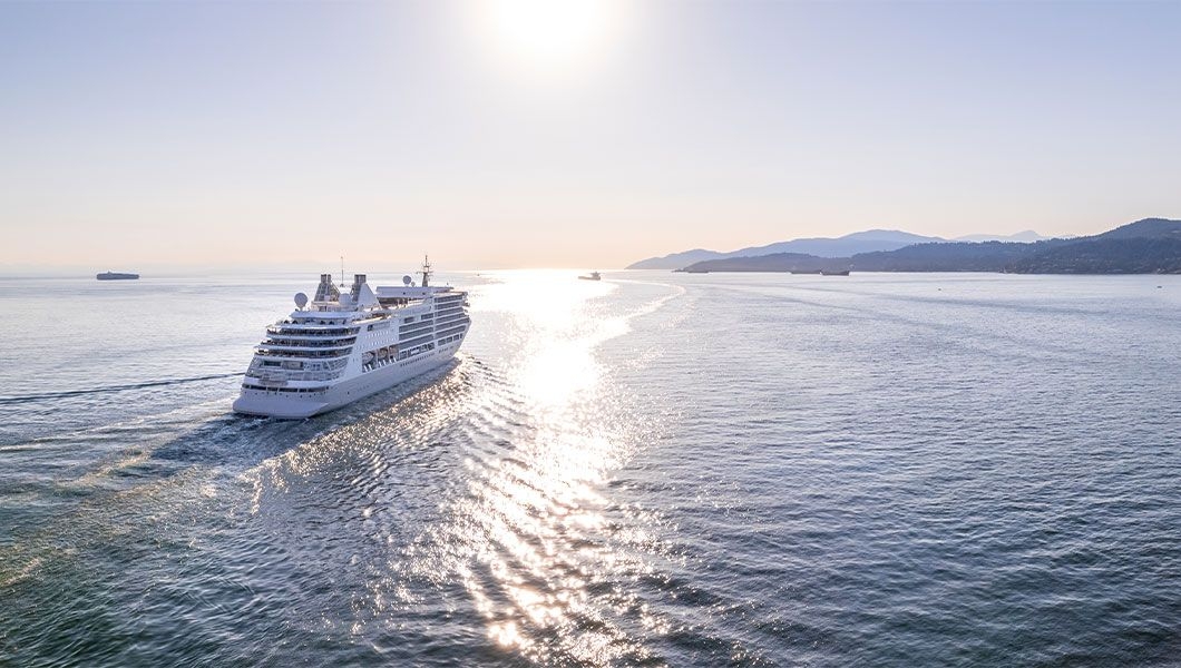 https://res.cloudinary.com/see-sight-tours/image/upload/v1745910012/strapi/Vancouver_Harbour_Tour_Canada_8417d5a7a2.jpg