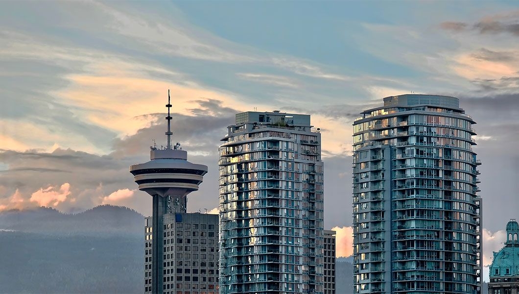 https://res.cloudinary.com/see-sight-tours/image/upload/v1745912665/strapi/Vancouver_Lookout_Canada_1b3d266880.jpg