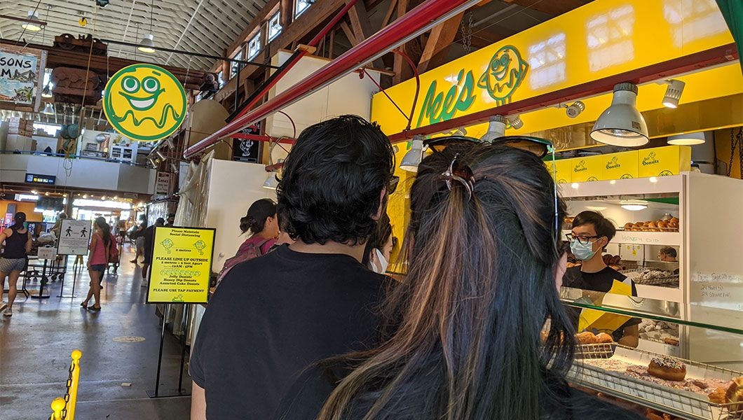 https://res.cloudinary.com/see-sight-tours/image/upload/v1745914187/strapi/Vancouver_Lees_Donuts_Canada_ad31f9c66b.jpg