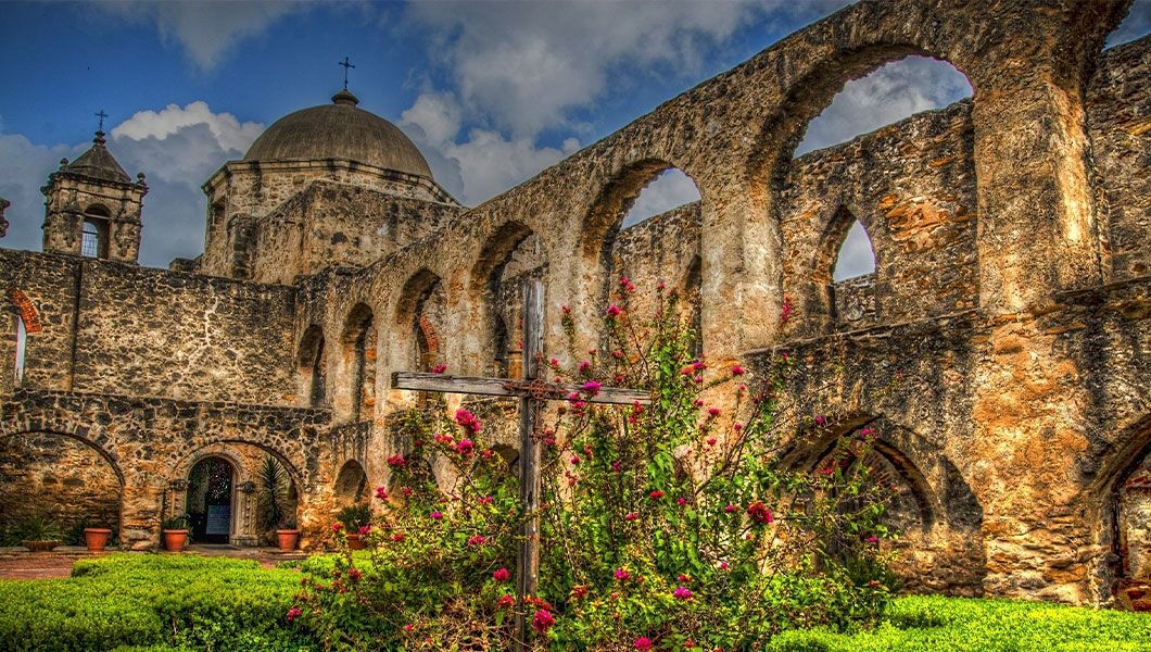 https://res.cloudinary.com/see-sight-tours/image/upload/v1745921356/strapi/San_Antonio_Missions_b7ae5a2f51.jpg