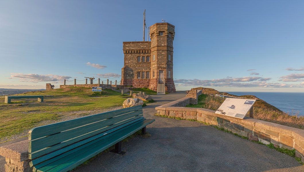 https://res.cloudinary.com/see-sight-tours/image/upload/v1745925203/strapi/Newfoundland_Signal_Hill_St_John_ce8af25f7a.jpg