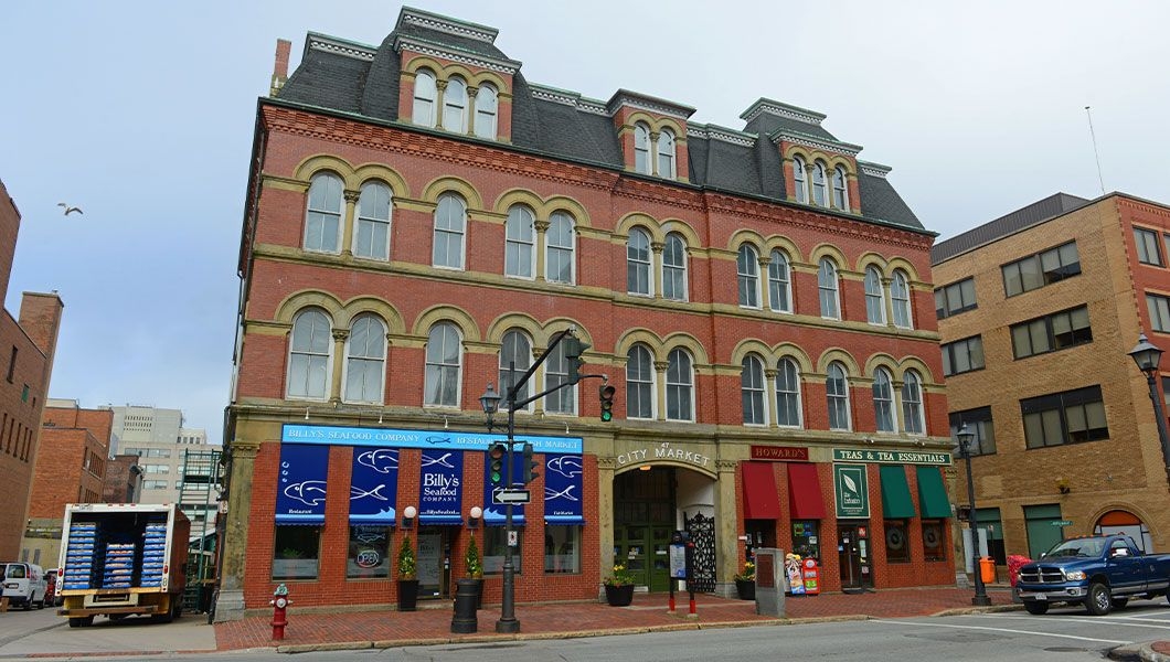 https://res.cloudinary.com/see-sight-tours/image/upload/v1745926508/strapi/St_John_City_Market_e08aba0495.jpg