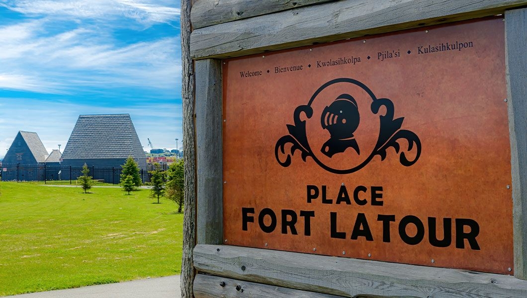 https://res.cloudinary.com/see-sight-tours/image/upload/v1745928007/strapi/Place_Fort_La_Tour_St_John_City_Market_15ec91016e.jpg