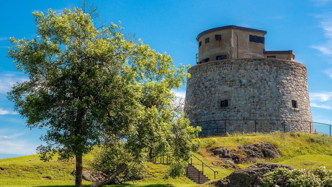 https://res.cloudinary.com/see-sight-tours/image/upload/v1745930800/strapi/Carleton_Martello_Tower_2_3f7d3a6474.jpg