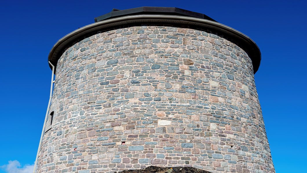 https://res.cloudinary.com/see-sight-tours/image/upload/v1745930800/strapi/Carleton_Martello_Tower_3_3d5f190870.jpg