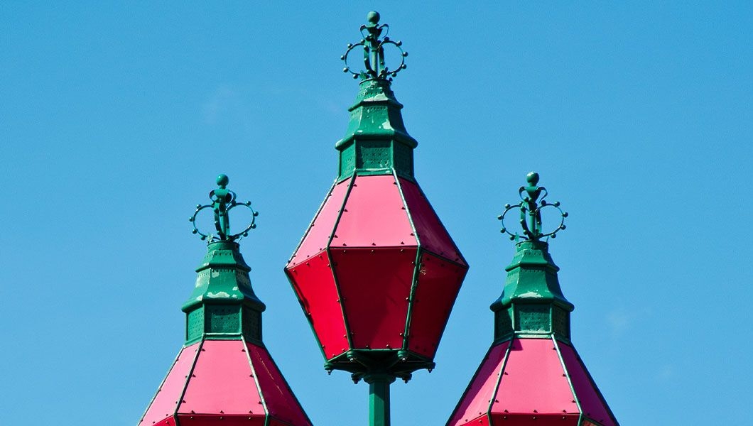 https://res.cloudinary.com/see-sight-tours/image/upload/v1745931166/strapi/St_John_Three_Sisters_Lamp_5e5004be59.jpg