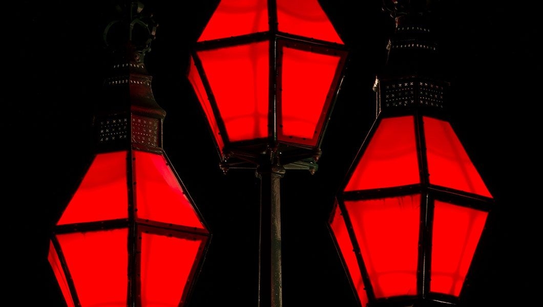 https://res.cloudinary.com/see-sight-tours/image/upload/v1745931166/strapi/Three_Sisters_Lamp_St_John_c26fded75b.jpg