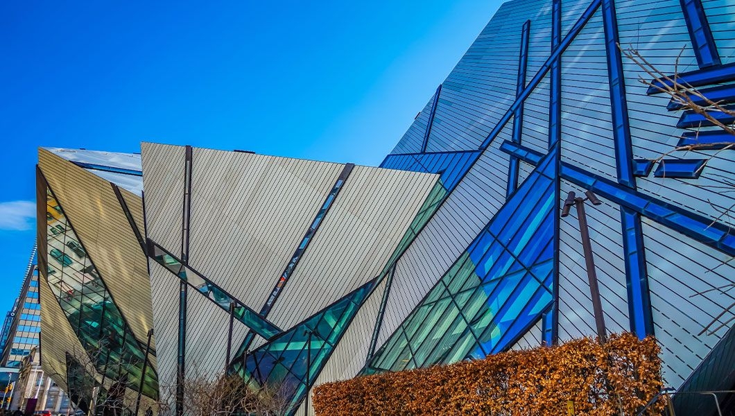 https://res.cloudinary.com/see-sight-tours/image/upload/v1746001040/strapi/Royal_Ontario_Museum_1_4540fc6c72.jpg
