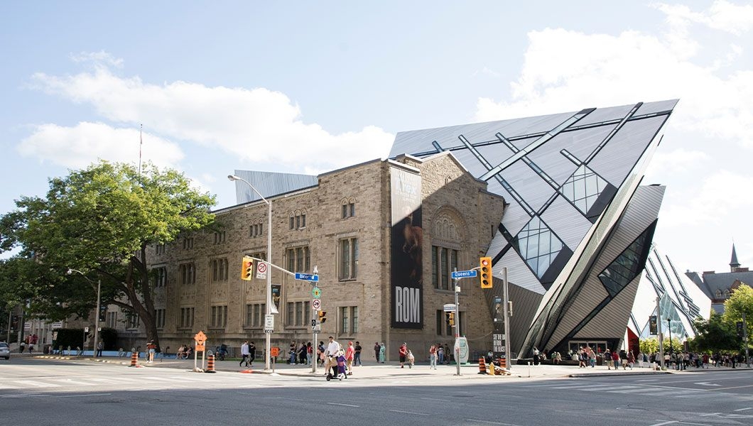 https://res.cloudinary.com/see-sight-tours/image/upload/v1746001040/strapi/Royal_Ontario_Museum_4_7b60ff622b.jpg
