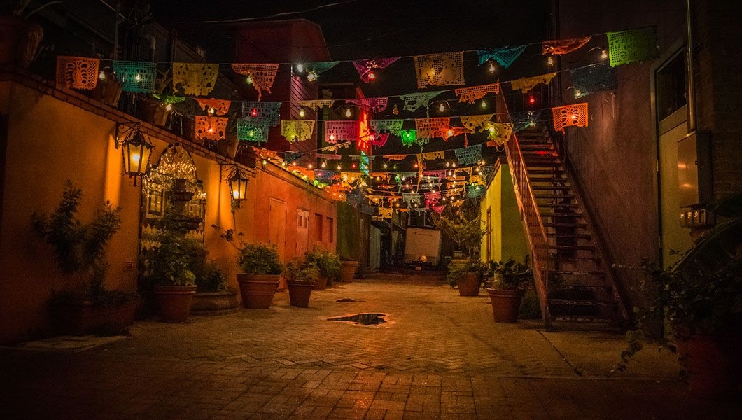 https://res.cloudinary.com/see-sight-tours/image/upload/v1746001871/strapi/Historic_Market_Square_San_Antonio_2_14b2028faf.jpg