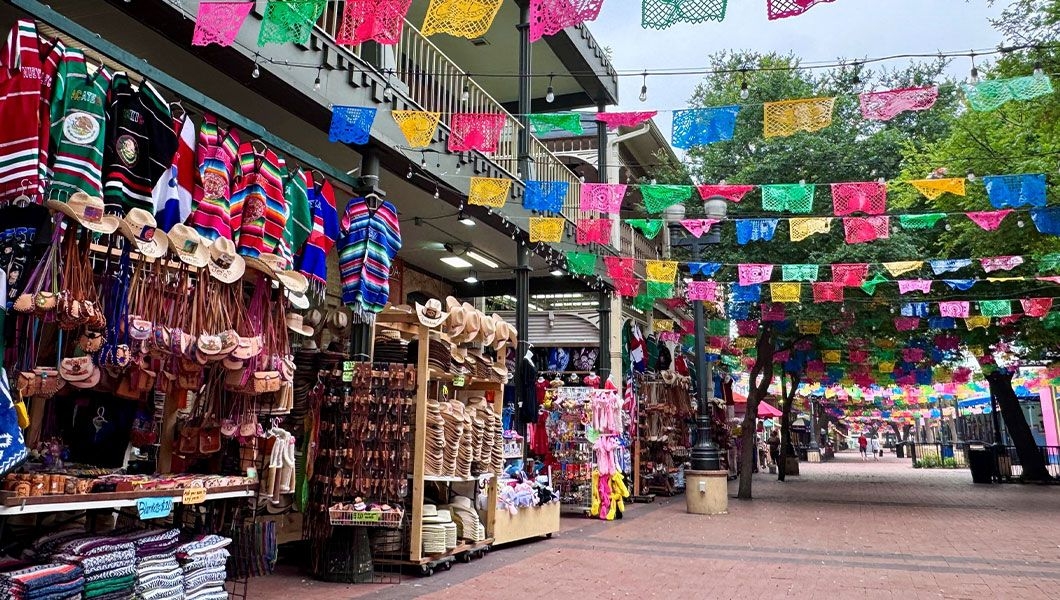 https://res.cloudinary.com/see-sight-tours/image/upload/v1746001871/strapi/Historic_Market_Square_San_Antonio_3_b311337379.jpg