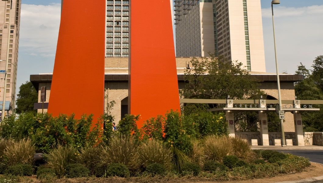 https://res.cloudinary.com/see-sight-tours/image/upload/v1746162941/strapi/Torch_of_Friendship_San_Antonio_e6d35c08d9.jpg