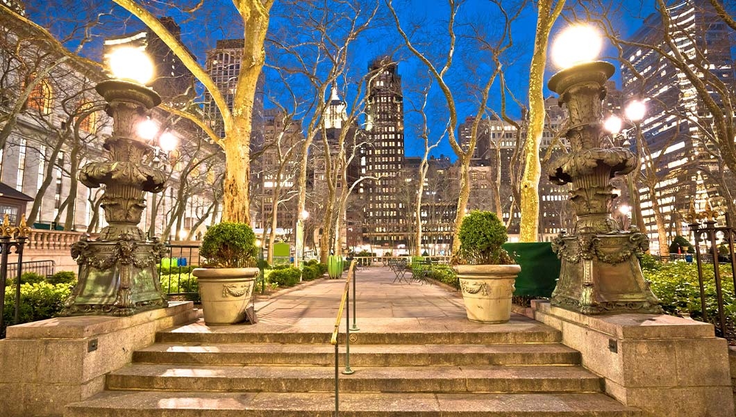 https://res.cloudinary.com/see-sight-tours/image/upload/v1747140346/strapi/bryant_park3_95749a05e2.jpg