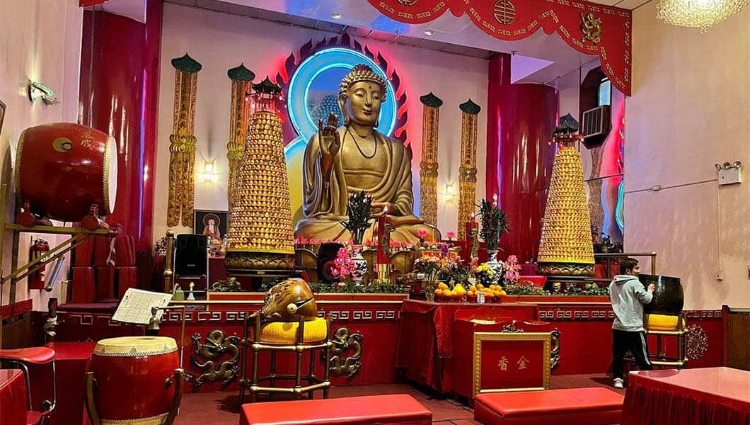 https://res.cloudinary.com/see-sight-tours/image/upload/v1747226022/strapi/Mahayana_Temple_5daf7ee8a8.jpg