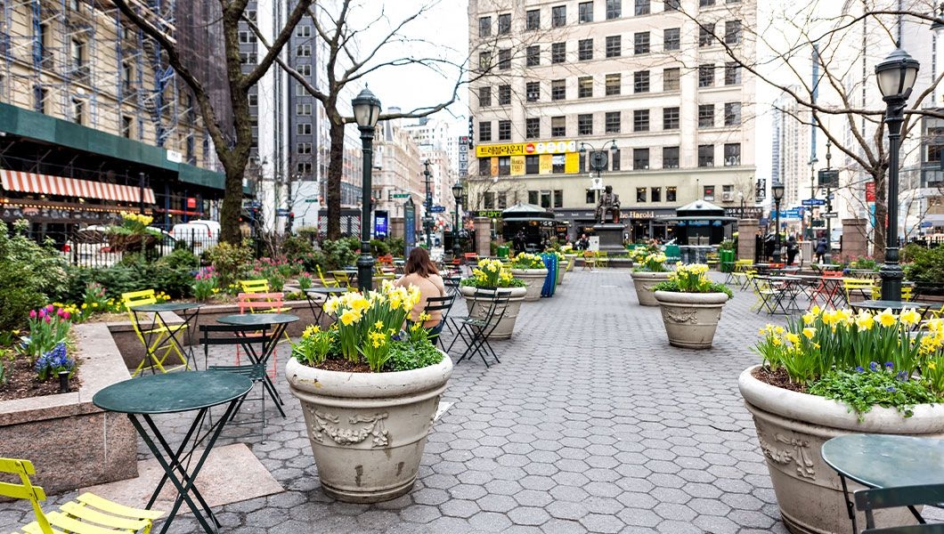 https://res.cloudinary.com/see-sight-tours/image/upload/v1747294528/strapi/Korea_Town_New_York_City_672c8a366b.jpg
