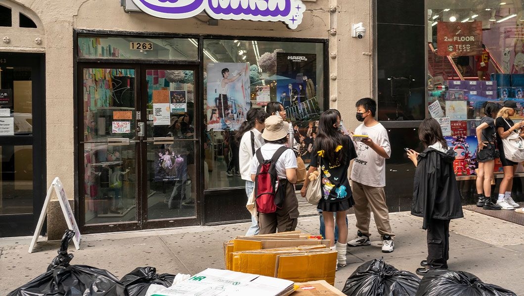 https://res.cloudinary.com/see-sight-tours/image/upload/v1747294528/strapi/Manhattan_Korea_Town_8ea488ad3d.jpg