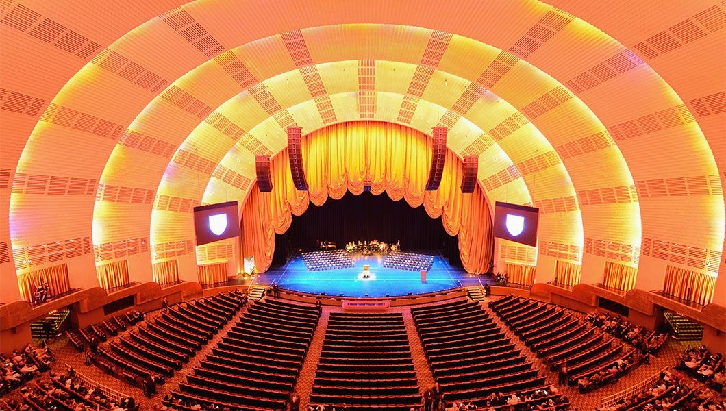 https://res.cloudinary.com/see-sight-tours/image/upload/v1747295586/strapi/Radio_City_Music_Hall_NYC_b1c3dfadfe.jpg