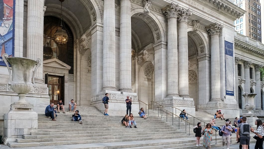 https://res.cloudinary.com/see-sight-tours/image/upload/v1747297045/strapi/The_New_York_Public_Library_Manhattan_76c88af46e.jpg