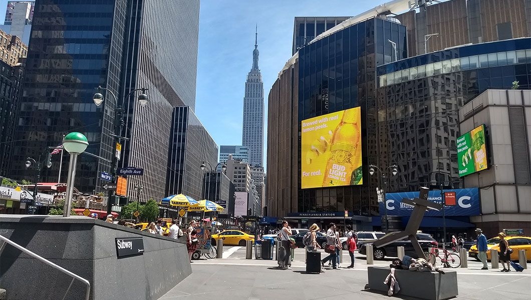 https://res.cloudinary.com/see-sight-tours/image/upload/v1747302498/strapi/Madison_Square_Gardens_Manhattan_c93ca32c70.jpg