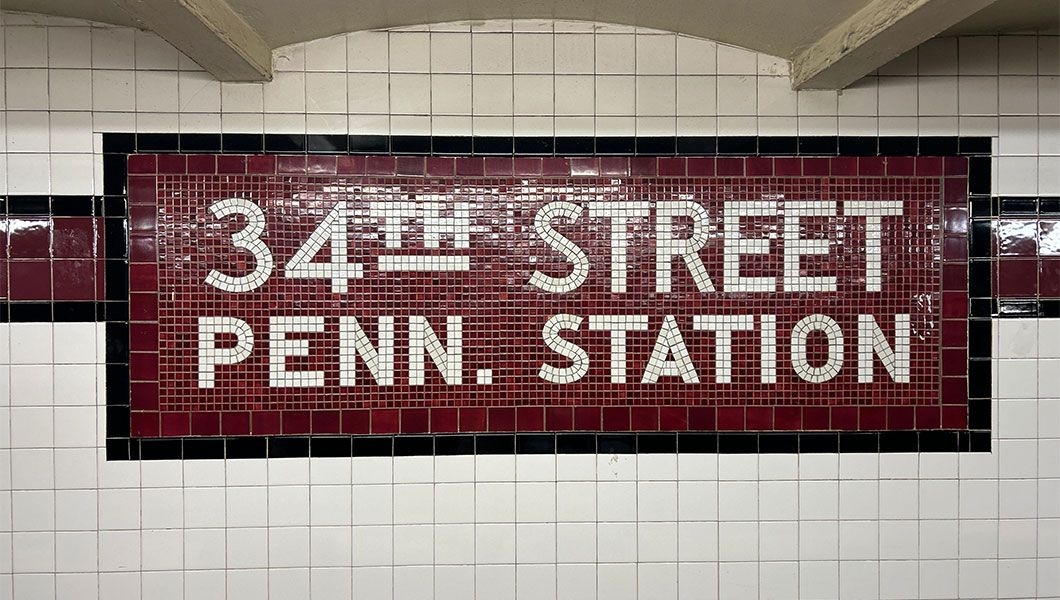 https://res.cloudinary.com/see-sight-tours/image/upload/v1747381104/strapi/Penn_Station_ny_city_6d1360a614.jpg