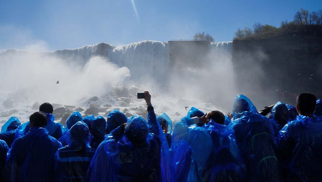 https://res.cloudinary.com/see-sight-tours/image/upload/v1747824461/strapi/maid_of_the_mist_usa_side_fc07e51100.jpg